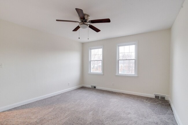 Building Photo - 1809 Glen Ridge Rd