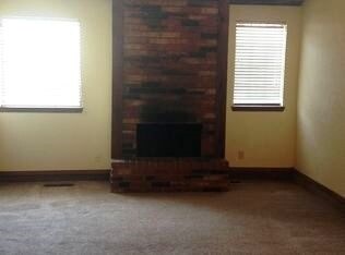 Building Photo - Riverview Townhome Apartments