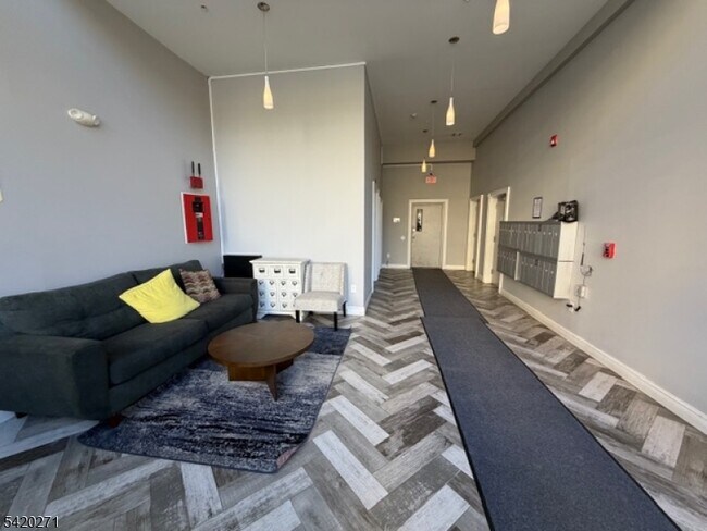 Building Photo - 90 Clinton Ave