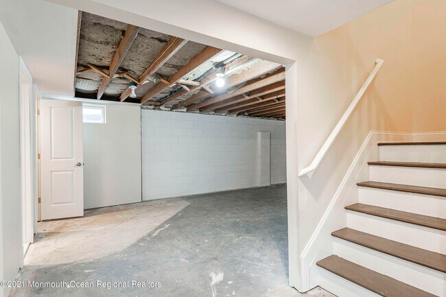 Building Photo - 16 Cypress Ave