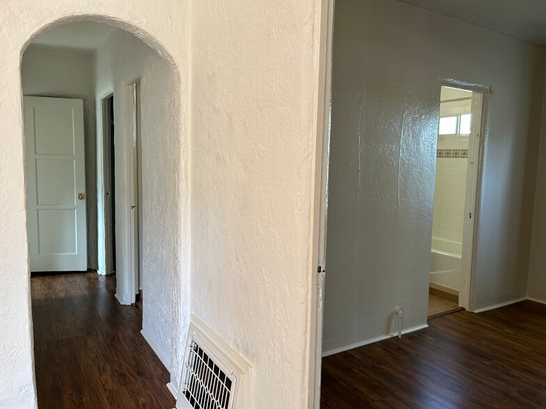 Building Photo - 33141 Case St