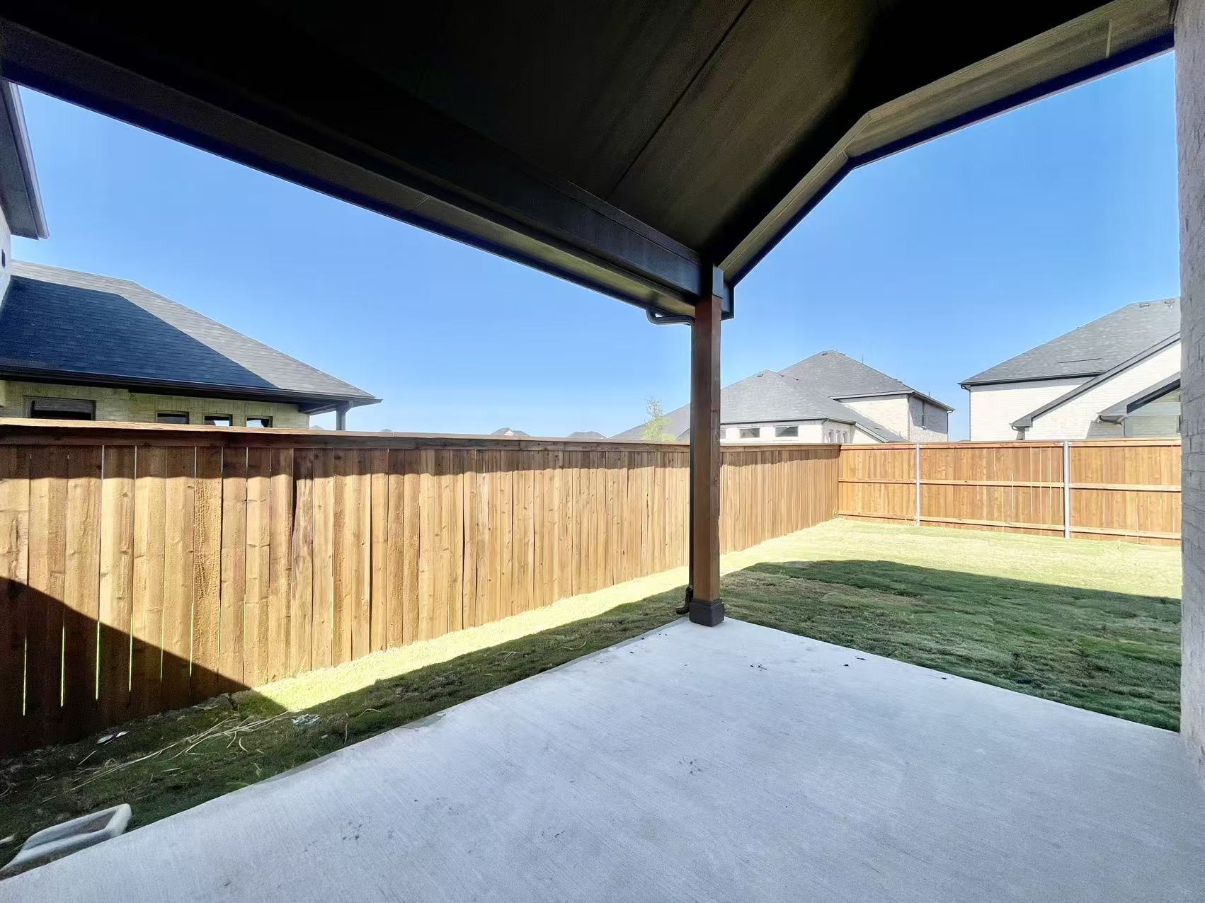 Building Photo - 16205 Garden Dr
