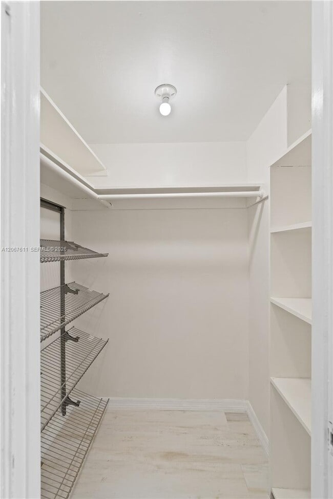 Building Photo - 1351 NE Miami Gardens Dr