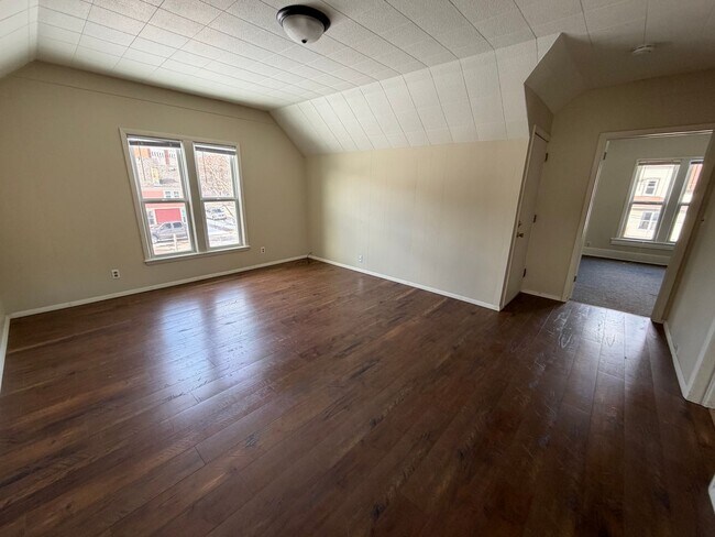 Building Photo - 825 Scott Ave