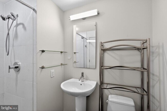 Building Photo - 2101 Market St