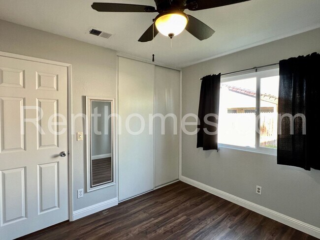 Building Photo - 227 Ocotillo Pl