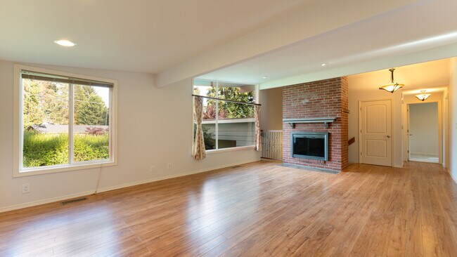 Building Photo - 15323 SE 42nd St