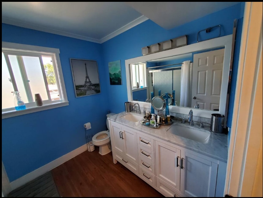 full bath - 805 Tully Rd