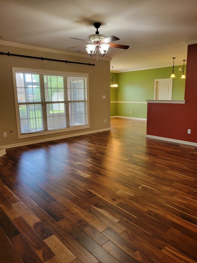 Building Photo - 37 Christmas Dr