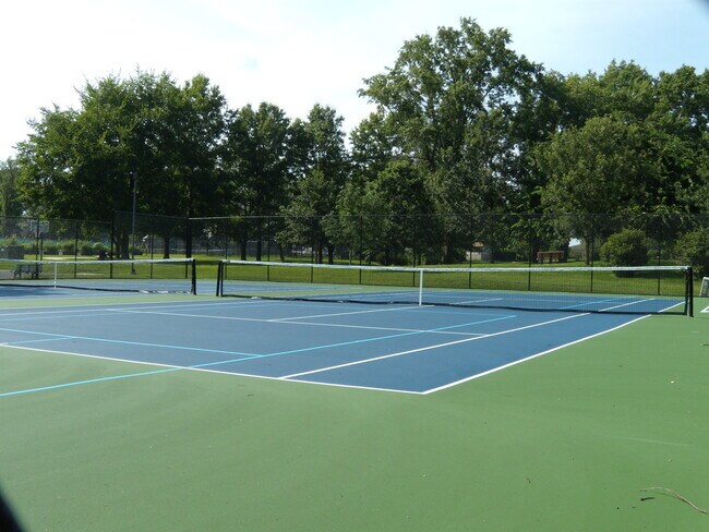 Building Photo - 125 Acacia Cir