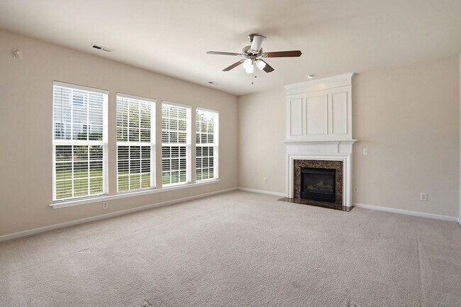 Building Photo - WAKEFIELD HOME WITH 4 BEDROOMS- GREAT HOME!