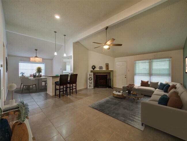 Building Photo - 7114 Buchanan Dr