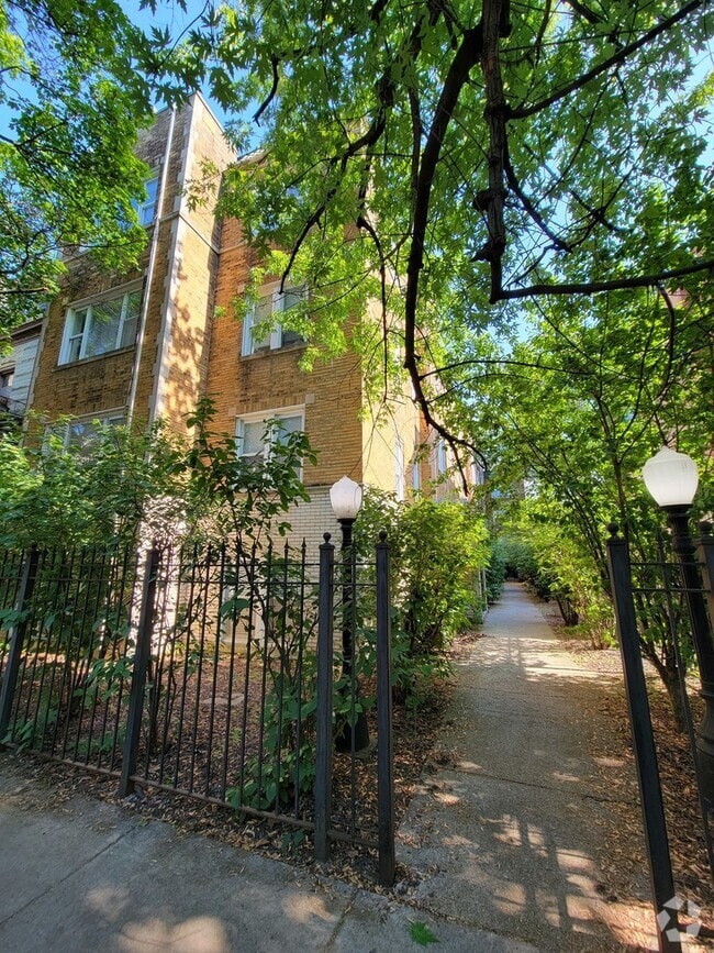Building Photo - 611.5 W Arlington Pl