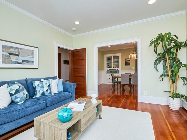 Building Photo - 12 White Ave