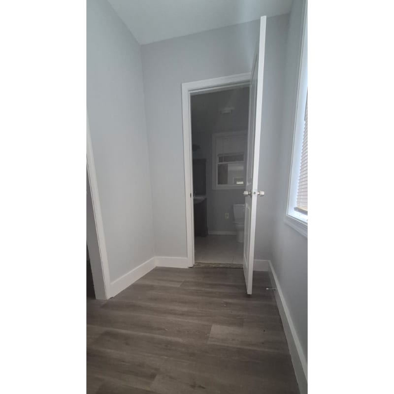 Building Photo - 647 S Pulaski St