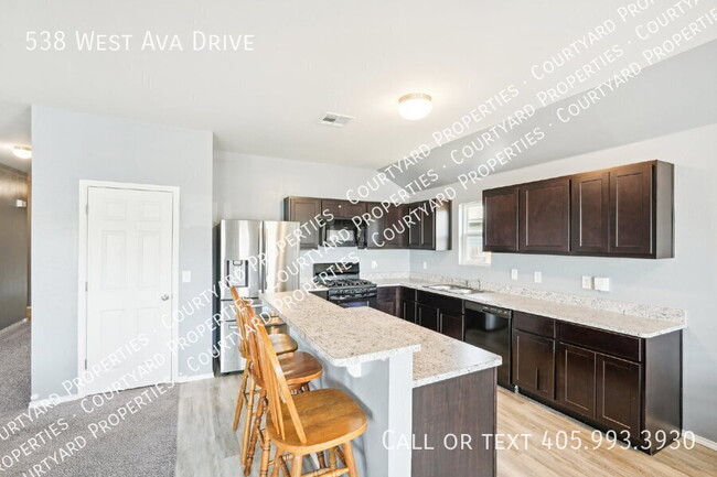 Building Photo - 538 W Ava Dr