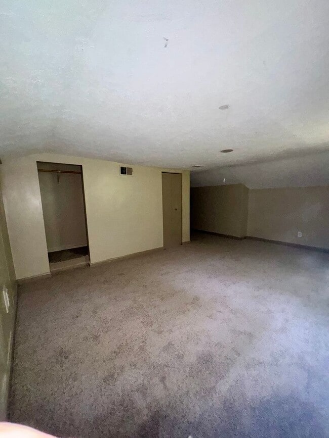 Building Photo - Unit B – Rear Home