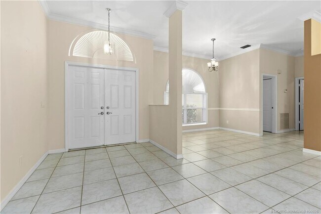 Building Photo - 4469 SE Tall Pines Ave