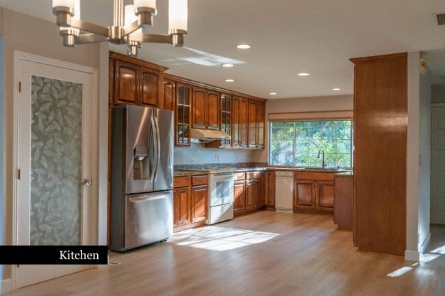 Building Photo - 6596 Almaden Rd