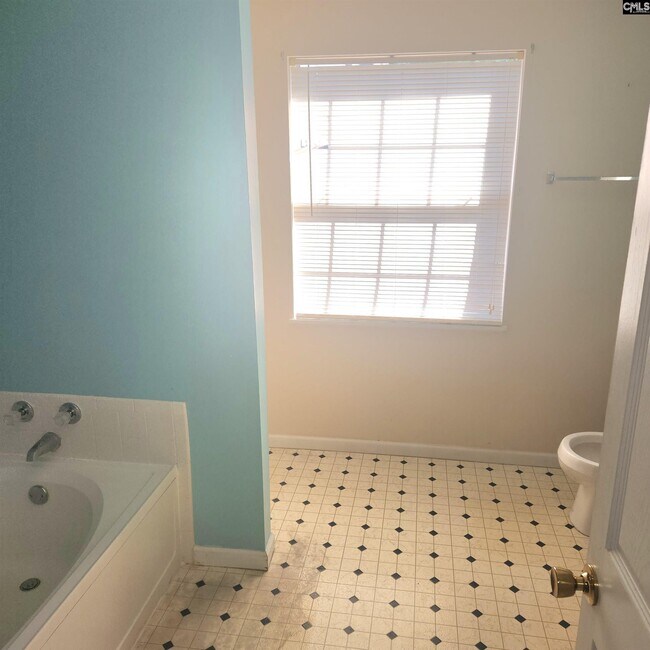 Building Photo - 19 Barnley Ct