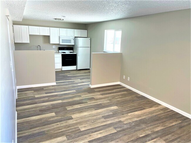 Building Photo - 6653 Provincial Dr