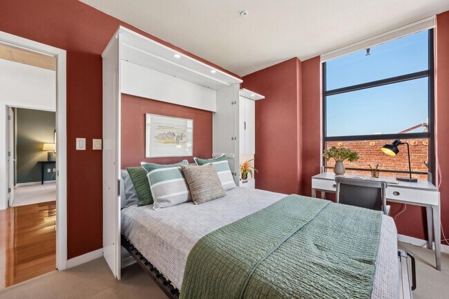 Building Photo - Refined Urban Condominium at Jack London S...
