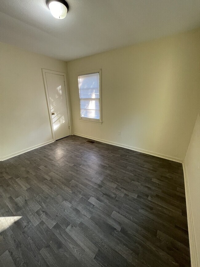 Building Photo - 2786 Brookwood Dr