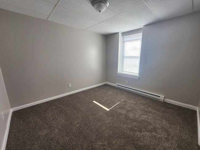 Building Photo - Utilities included!