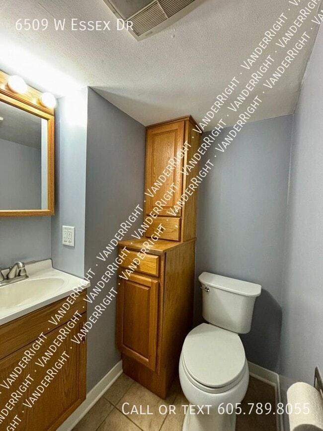 Building Photo - 6509 W Essex Dr