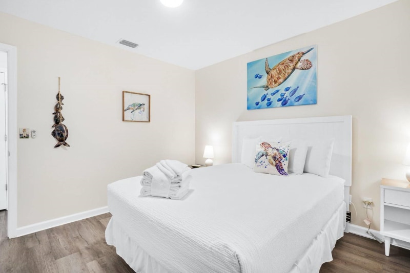 Building Photo - 22609 Sunset Ave