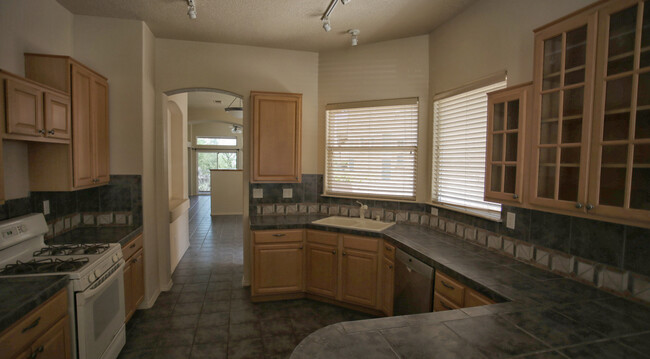 Building Photo - 6223 Goldfield Pl NE