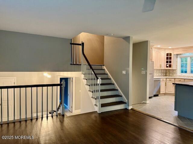 Building Photo - 299 White Rd