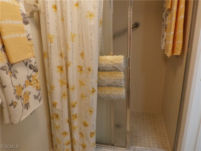 Building Photo - 16470 Kelly Cove Dr