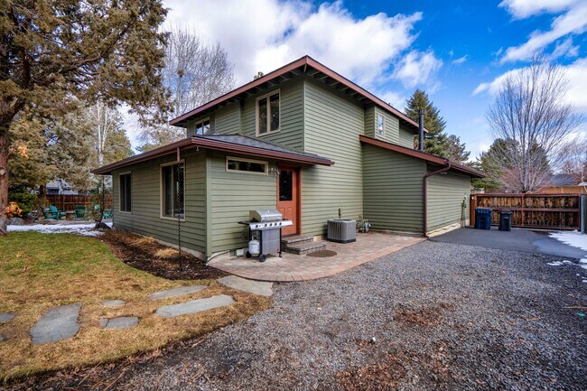 Building Photo - 61497 SE Orion Dr