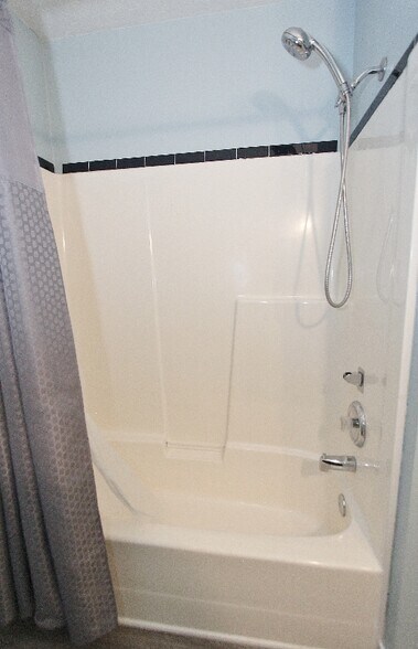 Building Photo - 1904 N Duck Hawk Ave