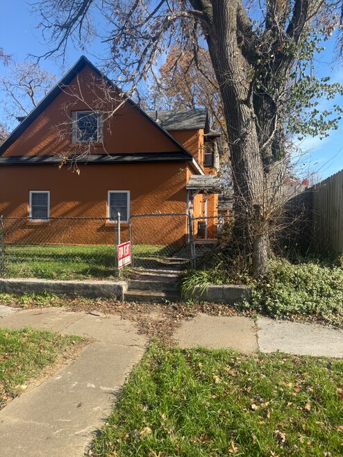 Building Photo - 101 Gray