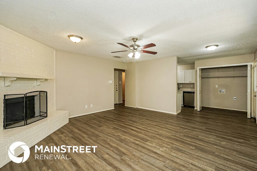 Building Photo - 544 Fox Dr