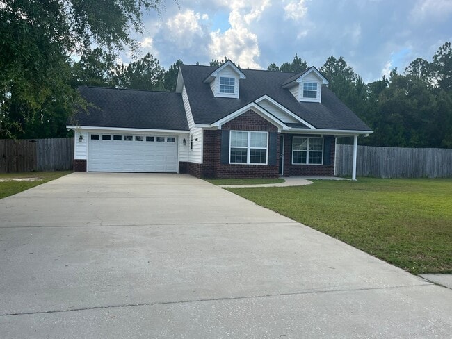 Building Photo - FOR RENT 3 Bed 2 bath Pet friendly home