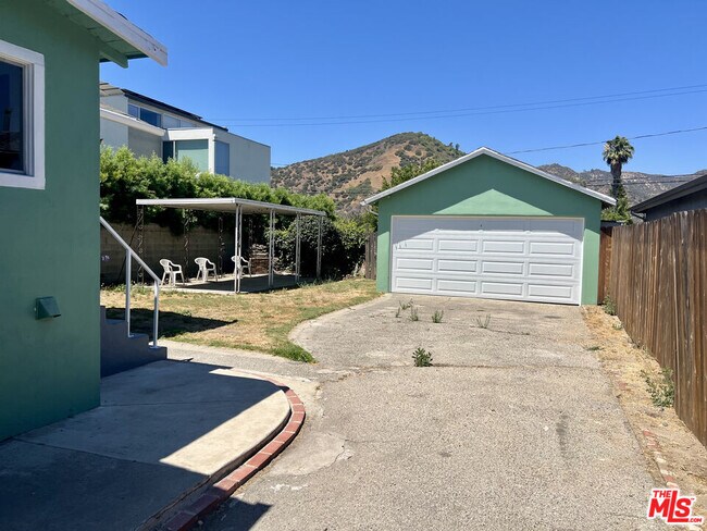 Building Photo - 4316 Perlita Ave