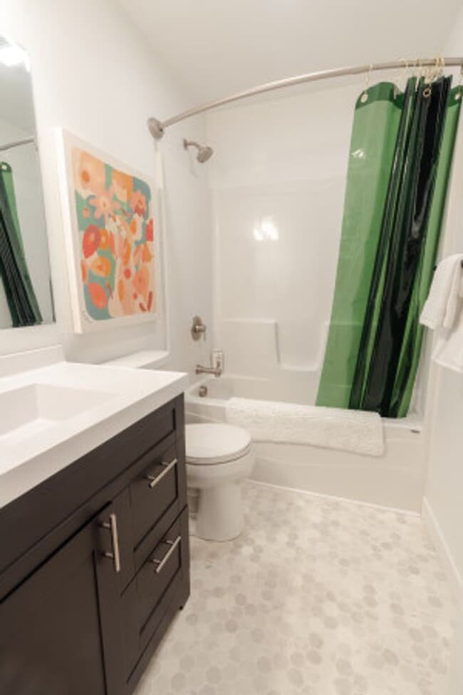 Building Photo - Modern three bedroom, two bath, Scandinavi...