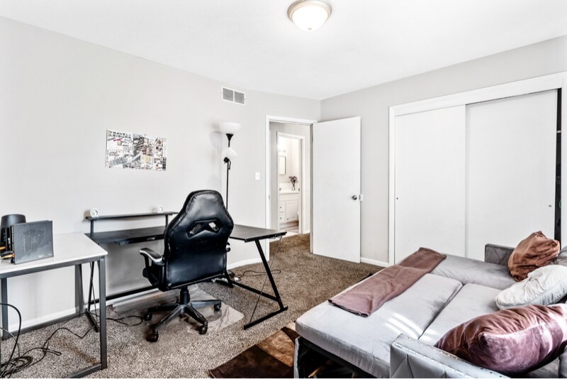 Building Photo - 3301 Buckeye Ct