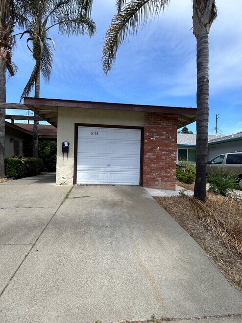Building Photo - 5155 Snow Dr