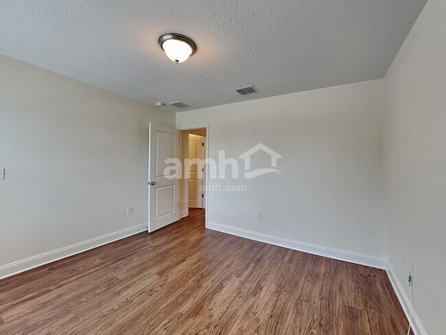 Building Photo - 2951 Hill Valley Ln