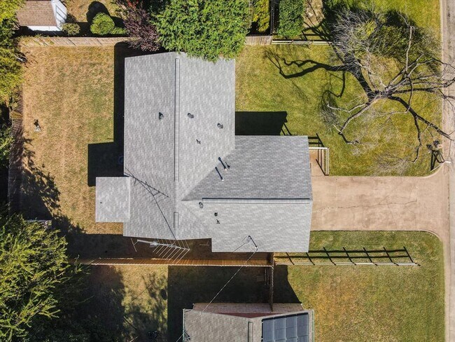 Building Photo - 3507 Hummingbird Ln