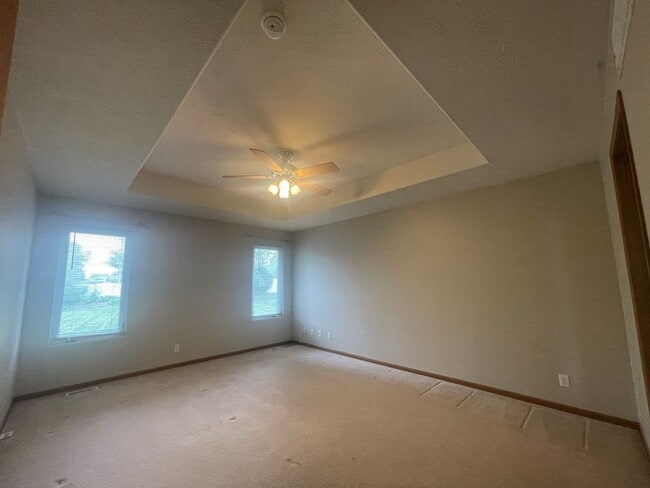 Building Photo - Home For Rent Papillion