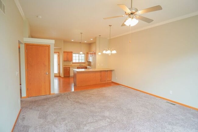Building Photo - $1,850| 3 Bedroom, 2 Bathroom Duplex | No ...