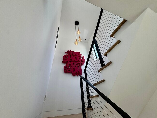 Building Photo - 22 Parker St