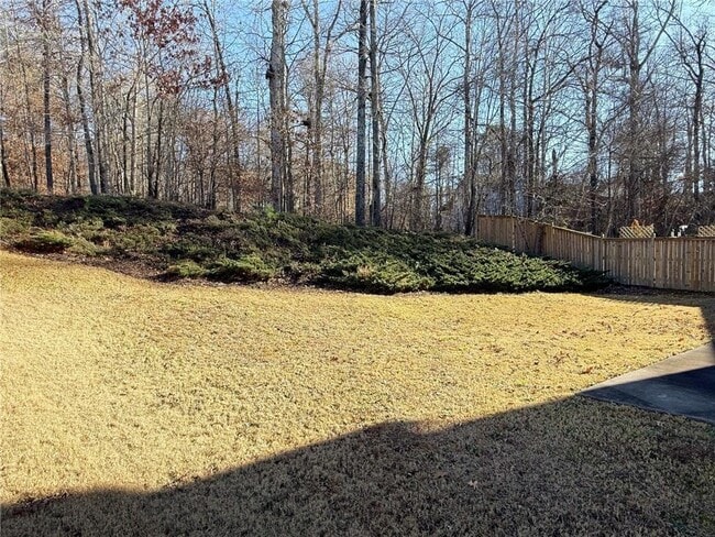 Building Photo - 545 Friars Head Dr NE