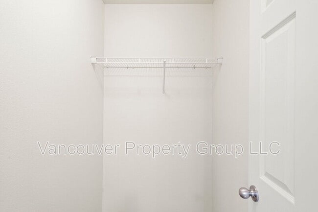 Building Photo - 2713 NE 87th Ave