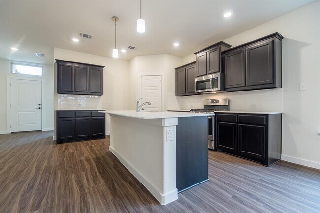 Building Photo - 7633 Spring Dr